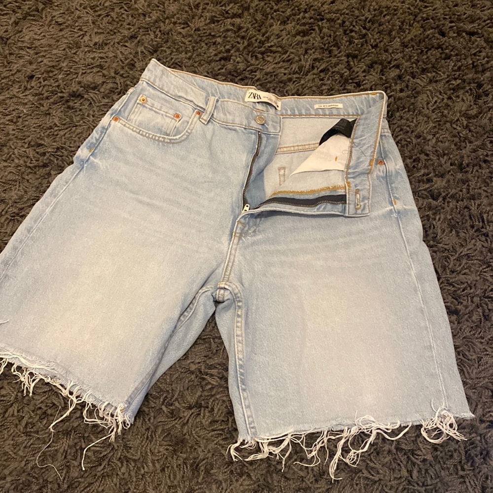 Zara “The 90s Bermuda” denim short size US 8